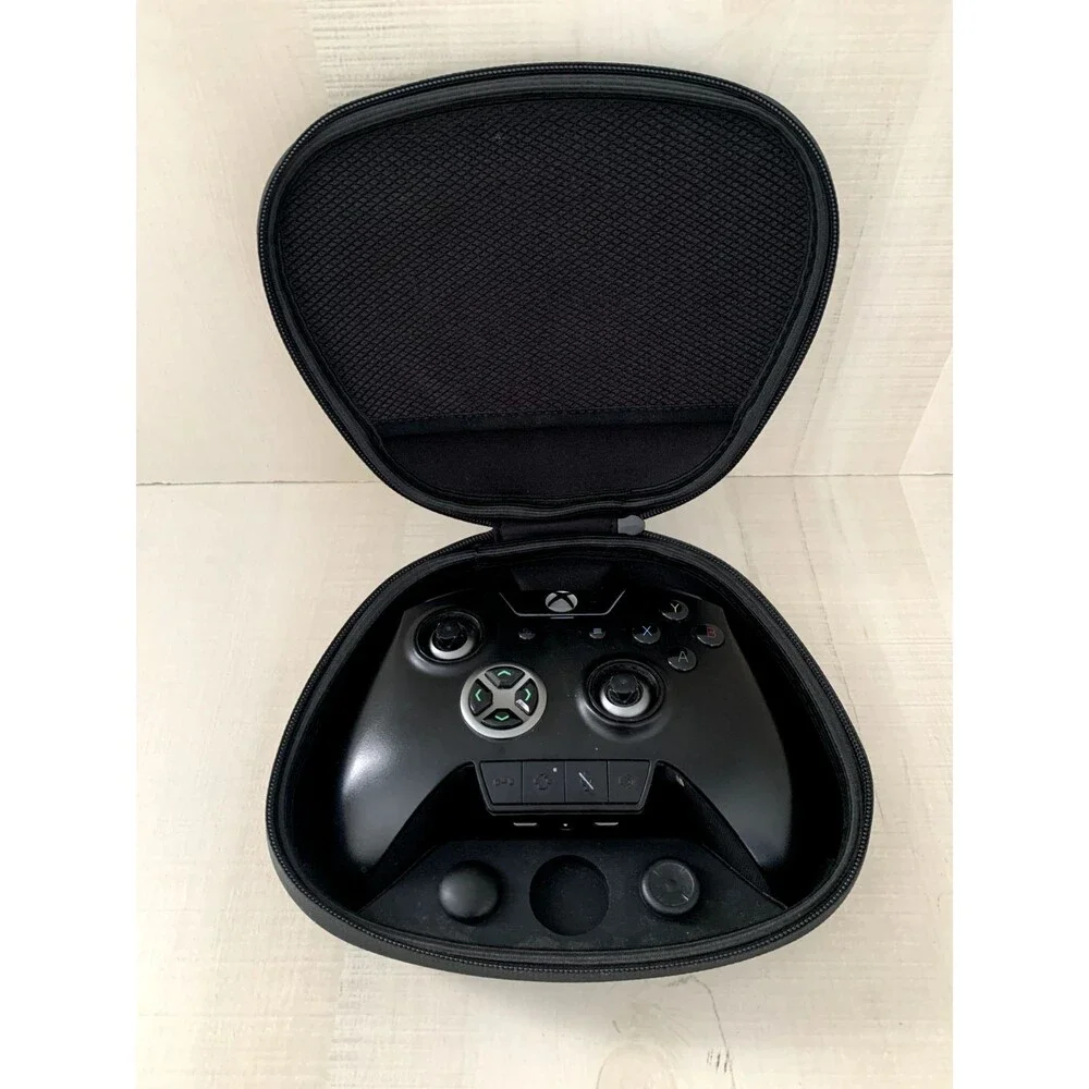 Razer Wolverine Ultimate Xbox One Controller Black With Case without Cord